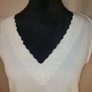 Faded Glory Women's White Lace Trimmed V Neck Tank Top, M
